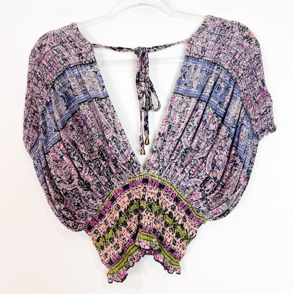 FREE PEOPLE PINK PURPLE BOHO SHORT SLEEVE DEEP V-NECK SMOCKED CROP SHIRT SMALL - Picture 8 of 9